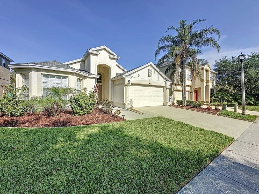 Spacious 4 Bed Villa With Pool/spa And Game Room 4 Bedroom Villa
