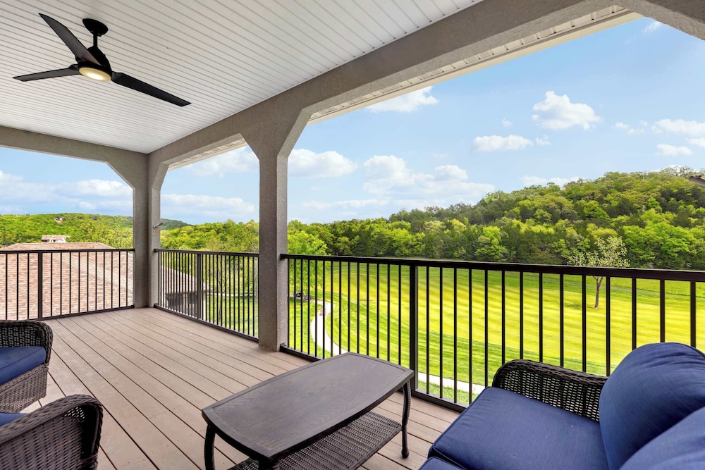 Fairway Lake Retreat