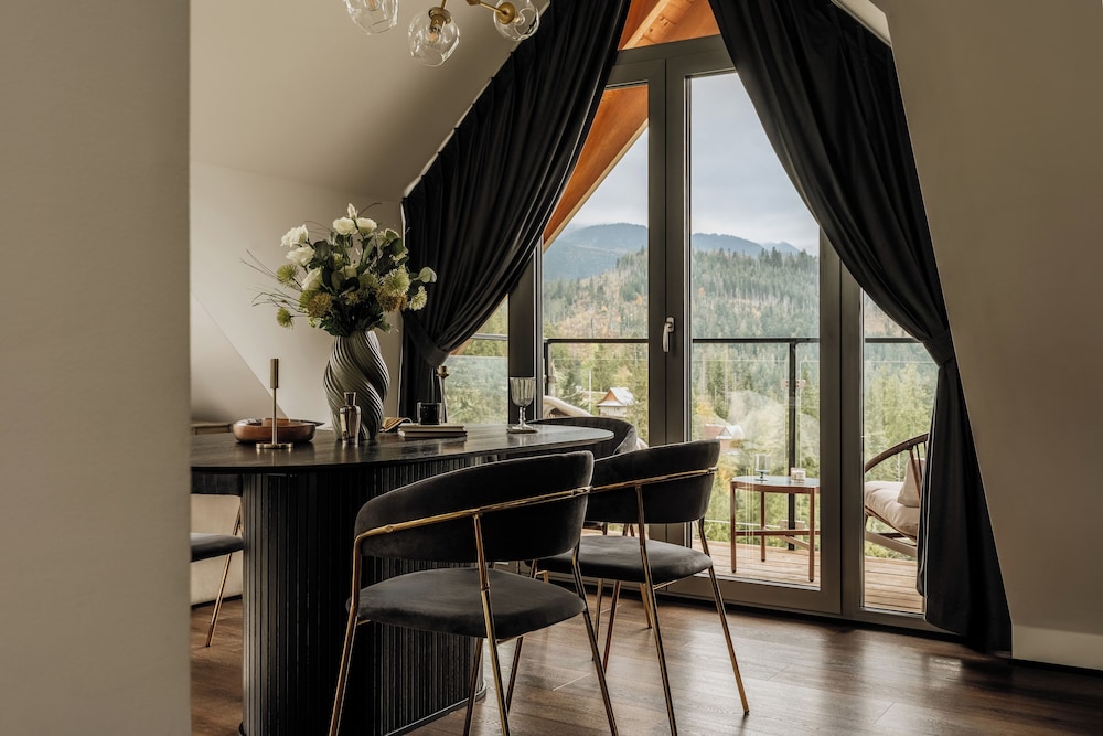 Landscape Cyrhla LoftAffair Collection
