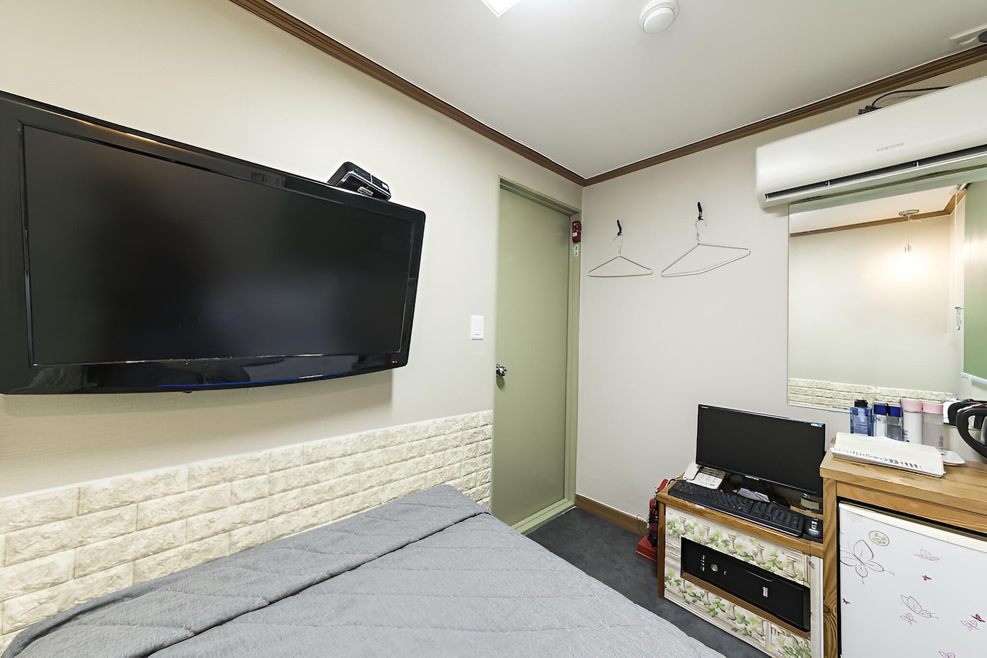 Photo 13