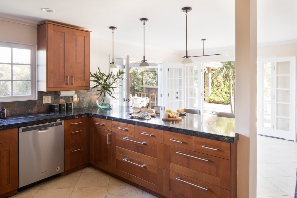 Villa Valencia by Avantstay Entertainers Dream w/ Outdoor Kitchen, Spa & Views view 5