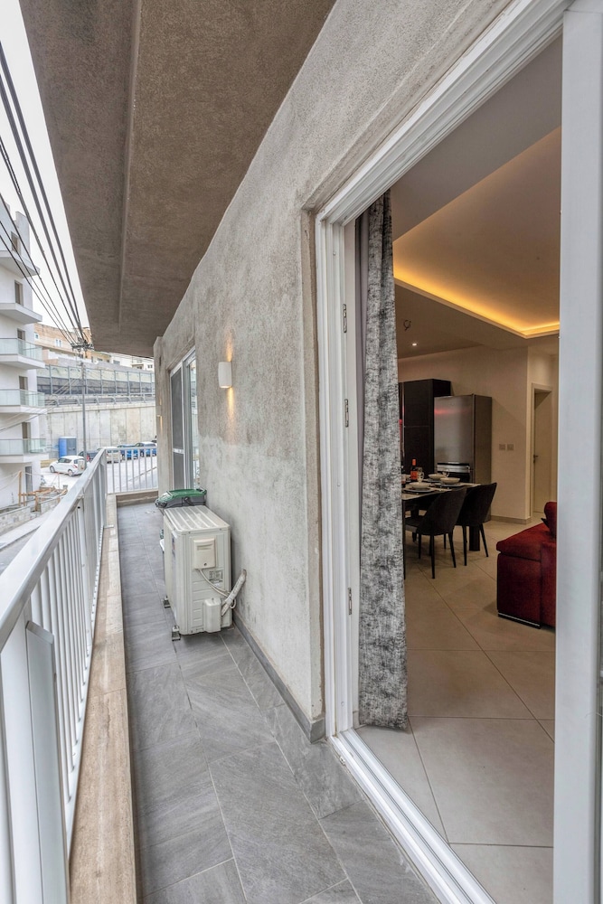 Luxury 3 BR Apt in Gzira Near Sliema - Stjulians