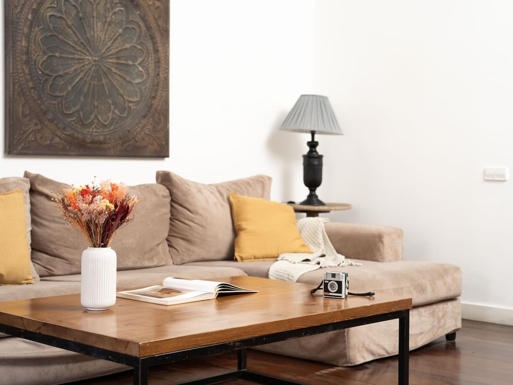 Apartamento de Tres Habitaciones con Terraza 11B