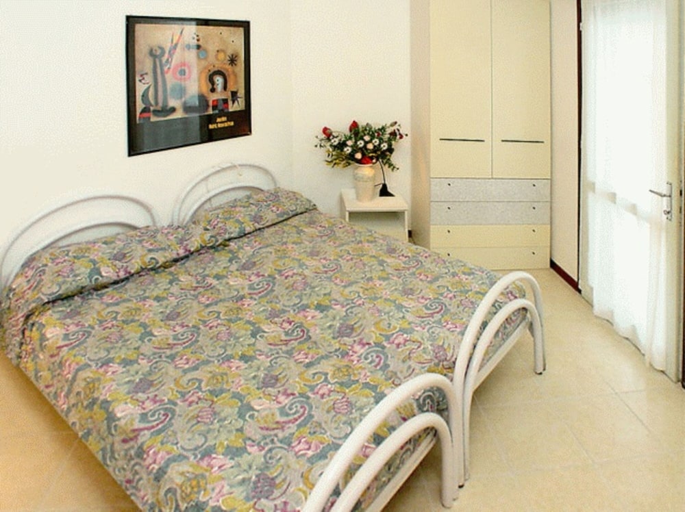 Cozy Apartment Near the Beach With Parking Space Included