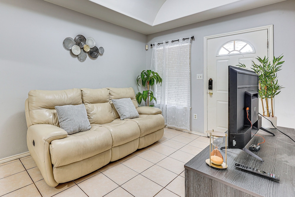 Near Utrgv & State Park: Cozy Mission Unit