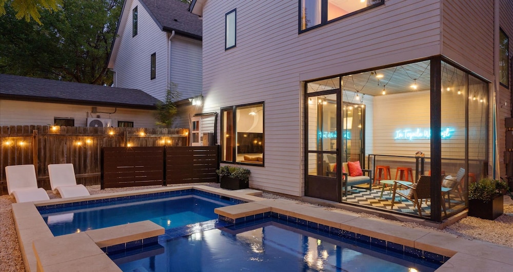 Eclectic Group Getaway With Pool Patio Fire Pit