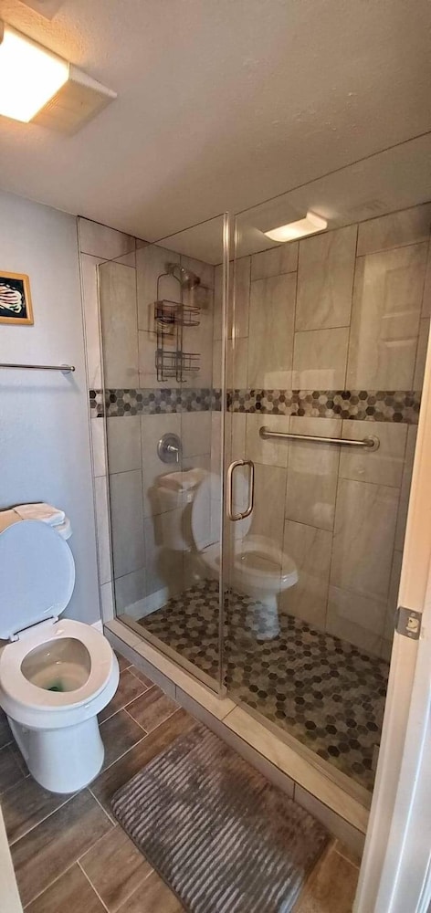 Saida Beachfront Luxe Condo Two Heated Pools 2 Bedroom Condo