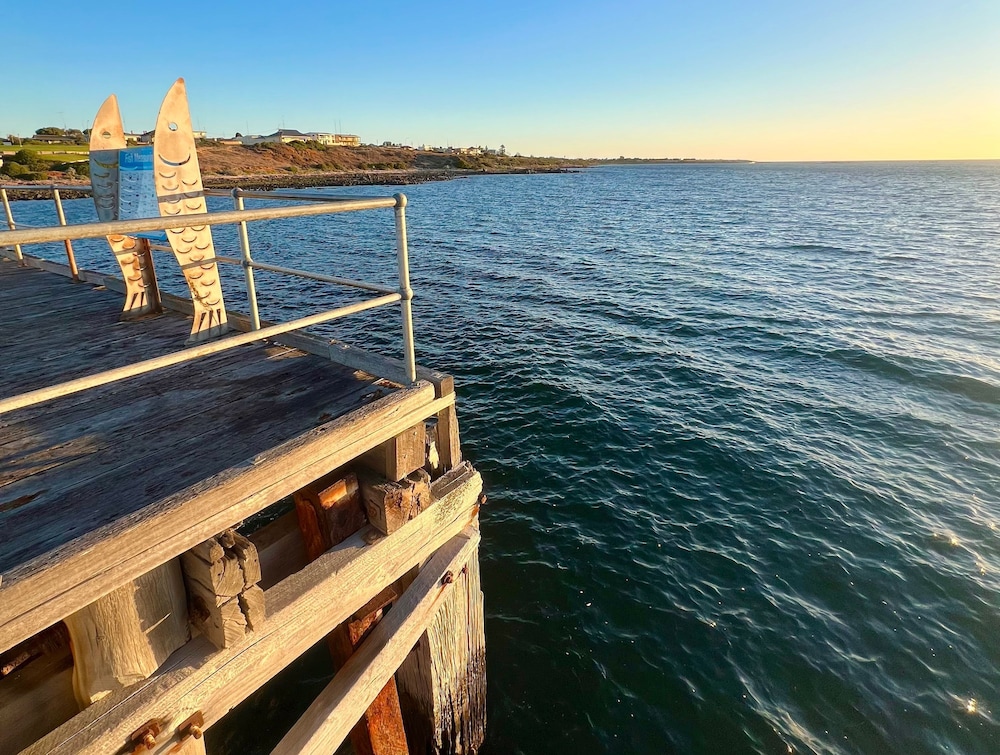 Saltwater Breeze - Ocean Views 5BR Beach House