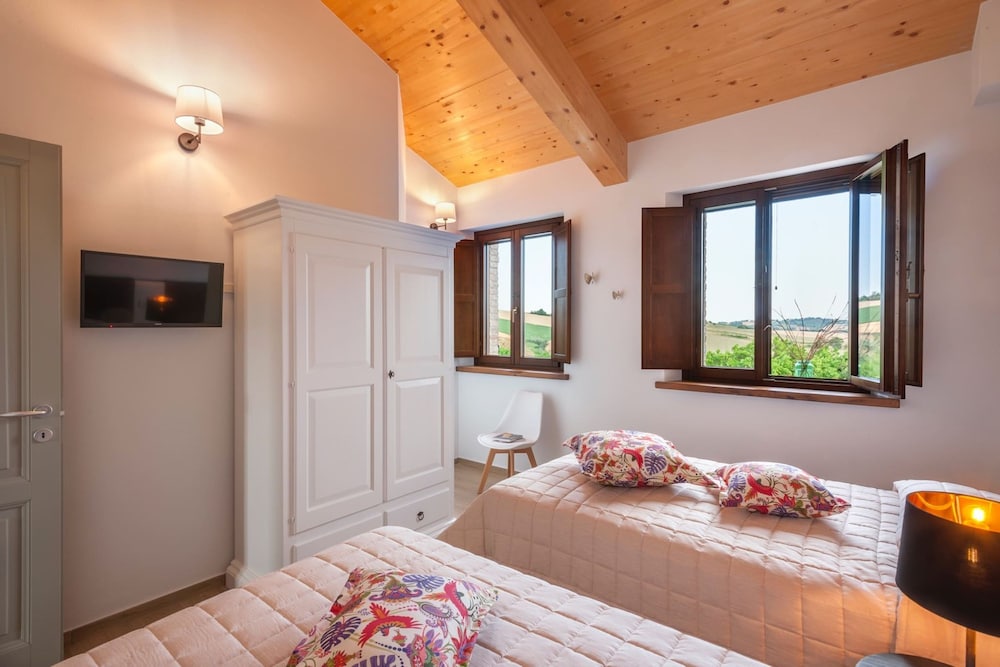 I Gelsi 12 2 by Marche Holiday Villas