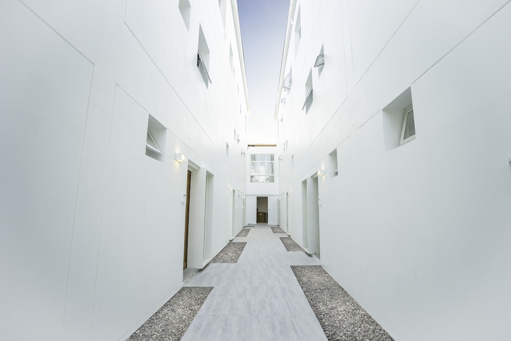 Hotel Any Day House Chiangmai - Image 1