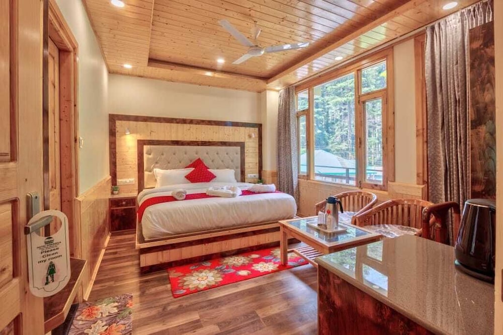 OnlyStay Surya Mall Road Manali