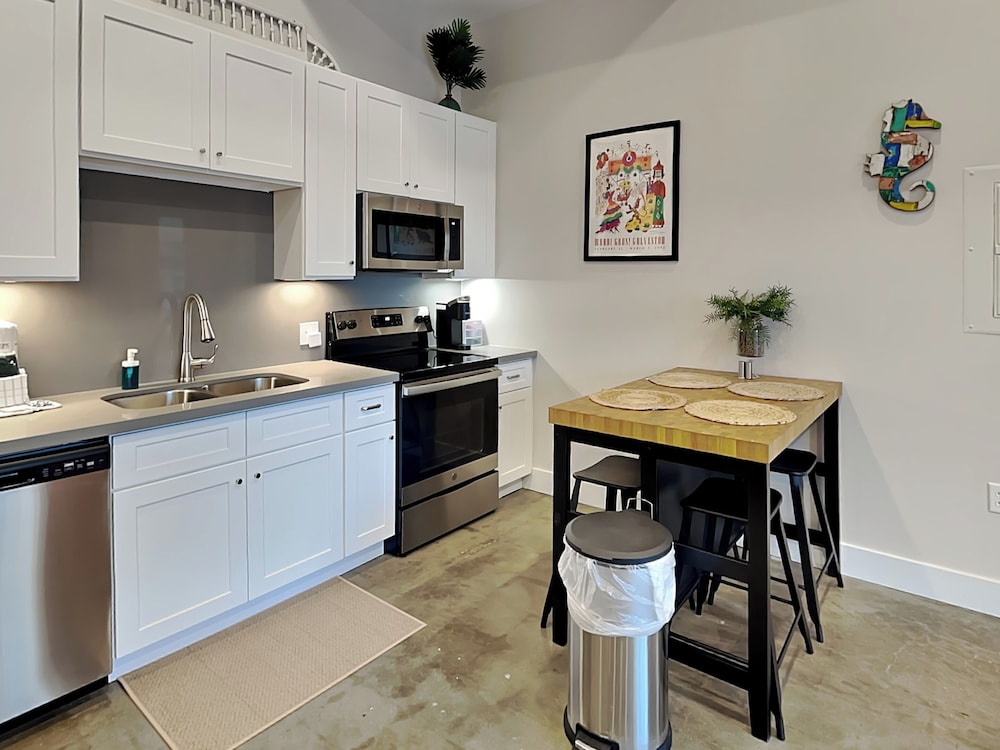 Tremont Meilleur 104 by Ryson Vacation Rentals