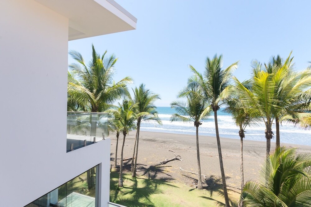 Beachfront Casa Buena Onda - Hermosa Palms 5