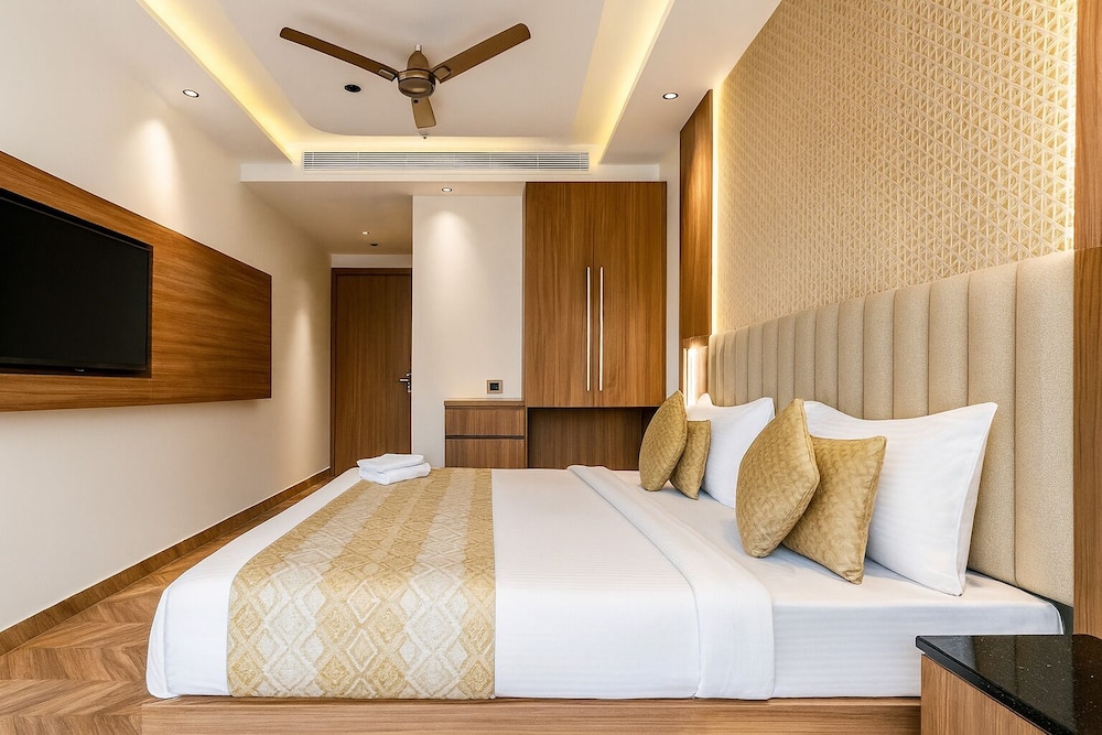 Hotel Grand Shalimar by JMD Group