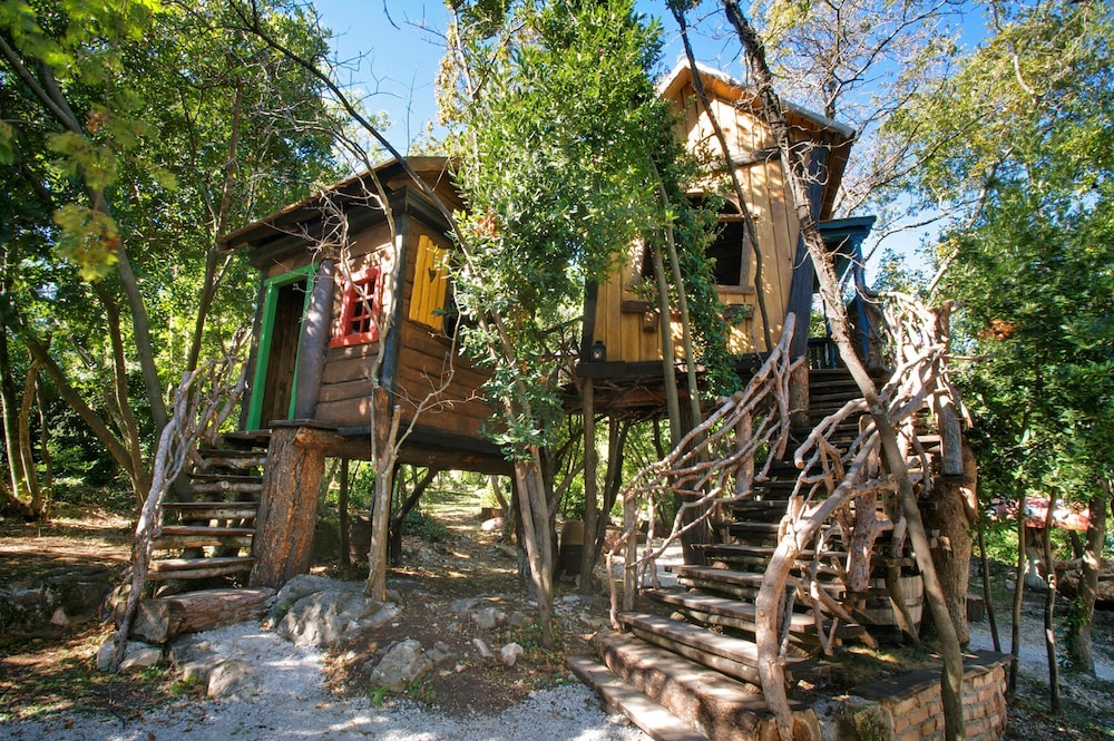 Isabella Island Hotel & Villas