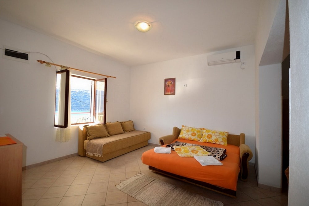 Vavic Apartments view 4