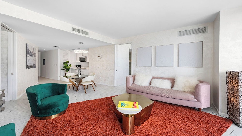 Luxury Vacation Rentals in South Beach by LRMB