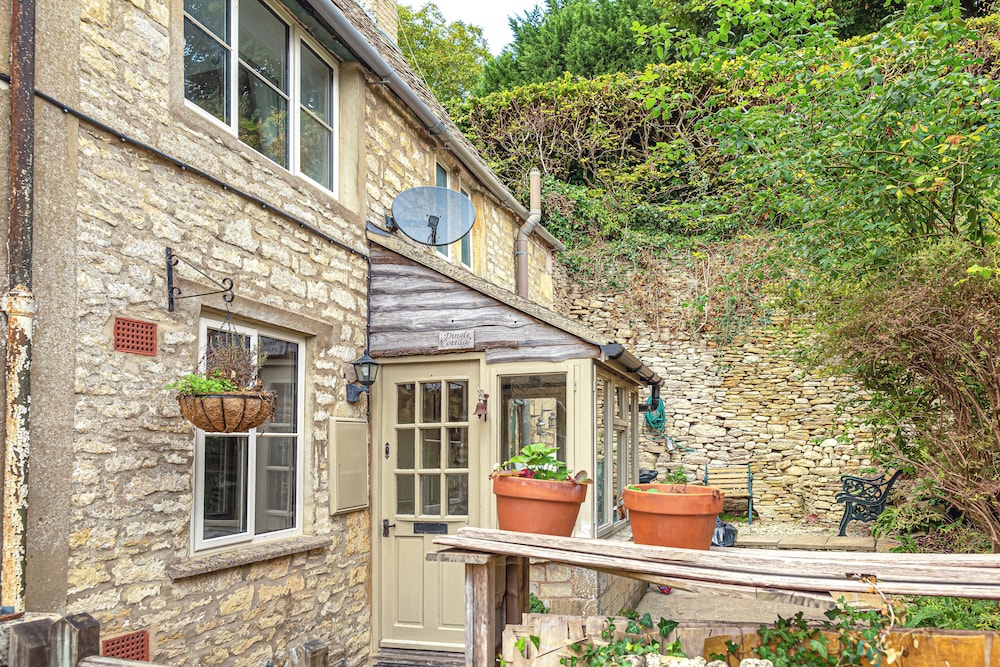Stroud Vacations - Charming Country Cottage Near Nailsworth - Property Image 3