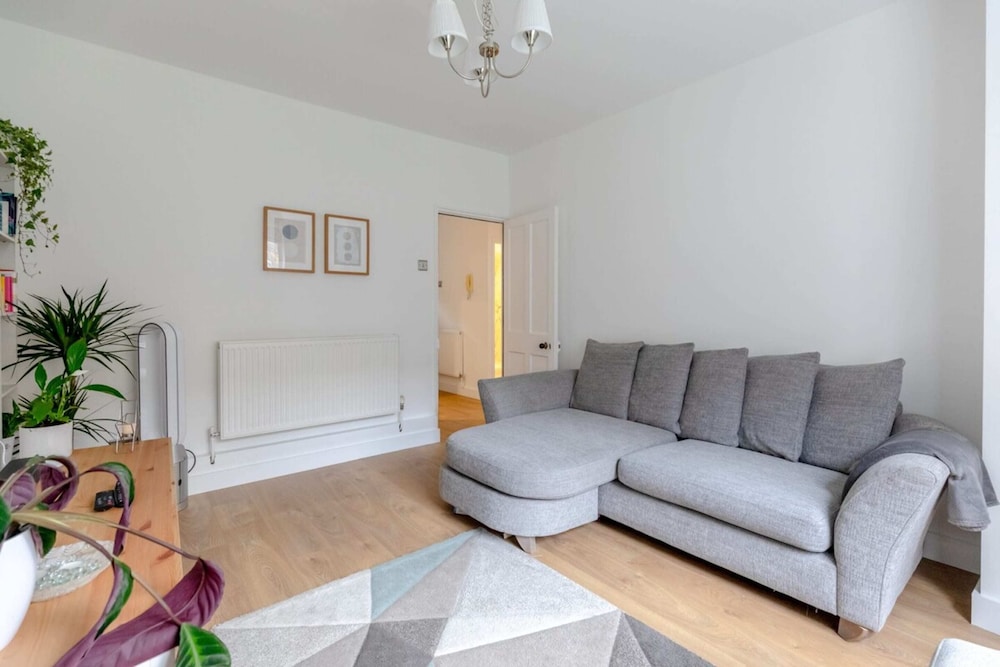 Central & Stylish 1BD Flat - 8mins to Greenwich!