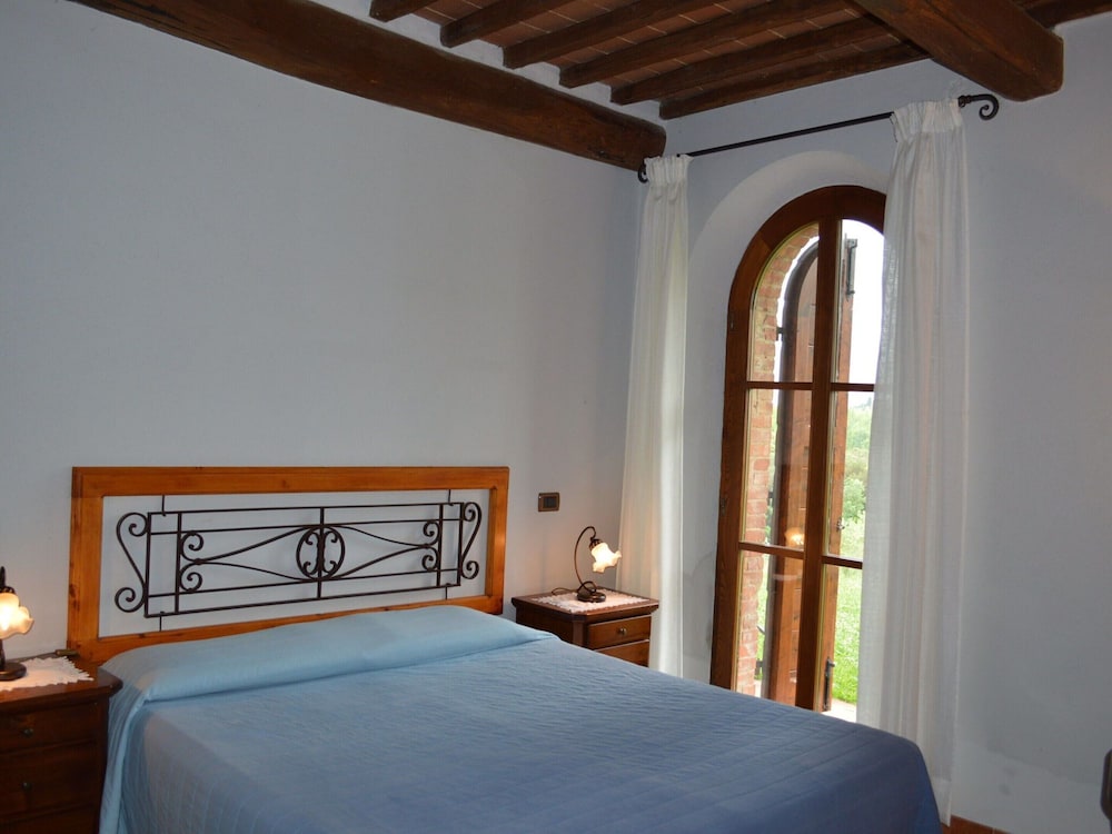 Tuscan Retreat in Montalceto view 3