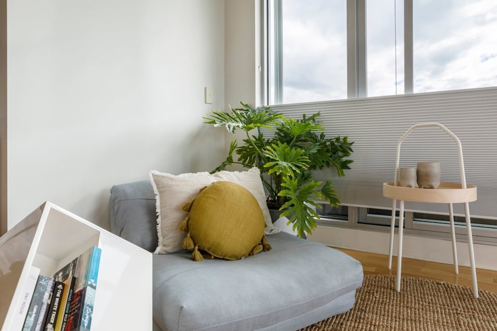 Stunning View 2-bed in Port Melbourne w/ Parking