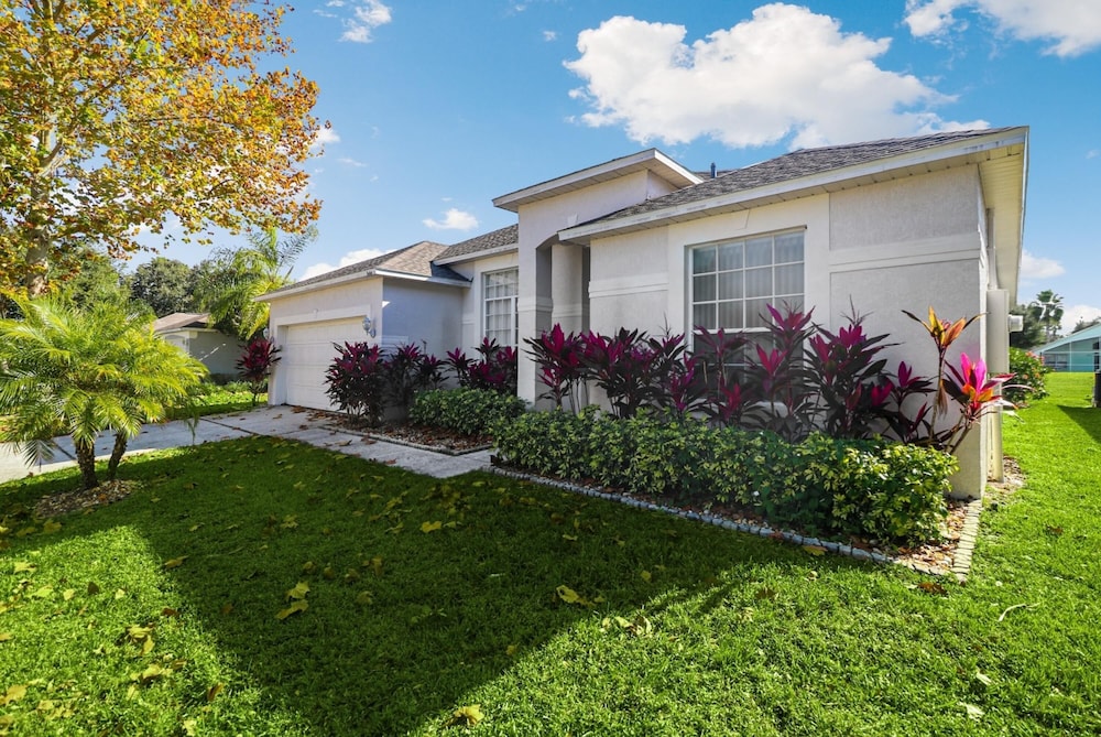 Grand Luxury Deluxe 4BR Pool Home Near Disney view 3