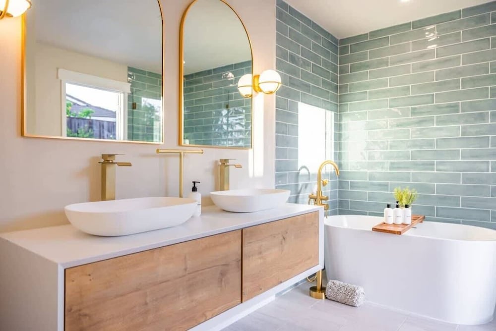 @ Marbella Lane - Vibrant & Chic Designer Home