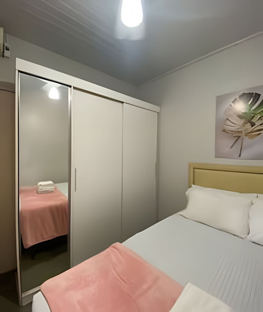 Casa 3 suites 1 quarto piscina AC 10 Hos