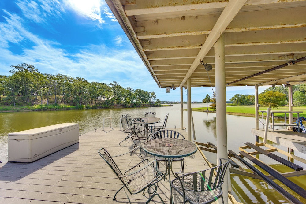 Rhodes Retreat w/ Dock on Cedar Creek Lake! view 4