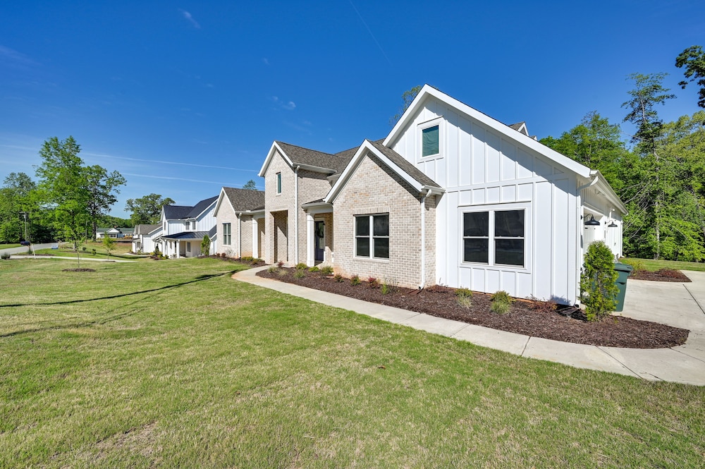 Clemson Home Near Memorial Stadium, Lake Hartwell! view 5