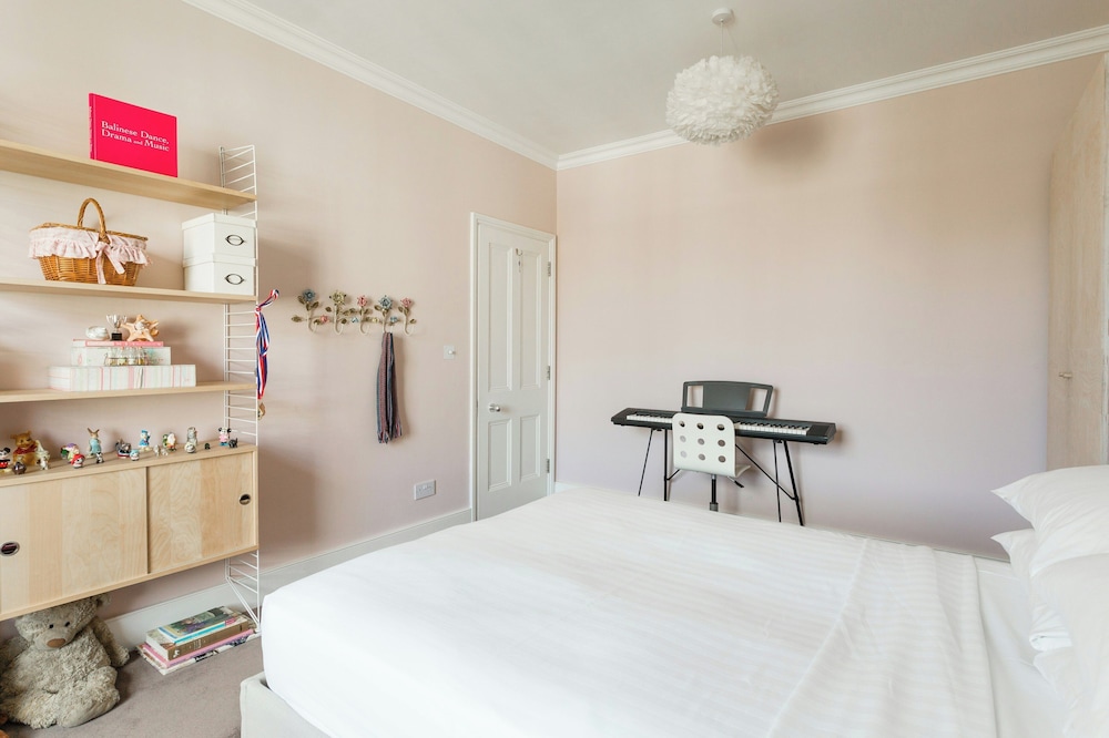 Leamington Road Villas II by Onefinestay