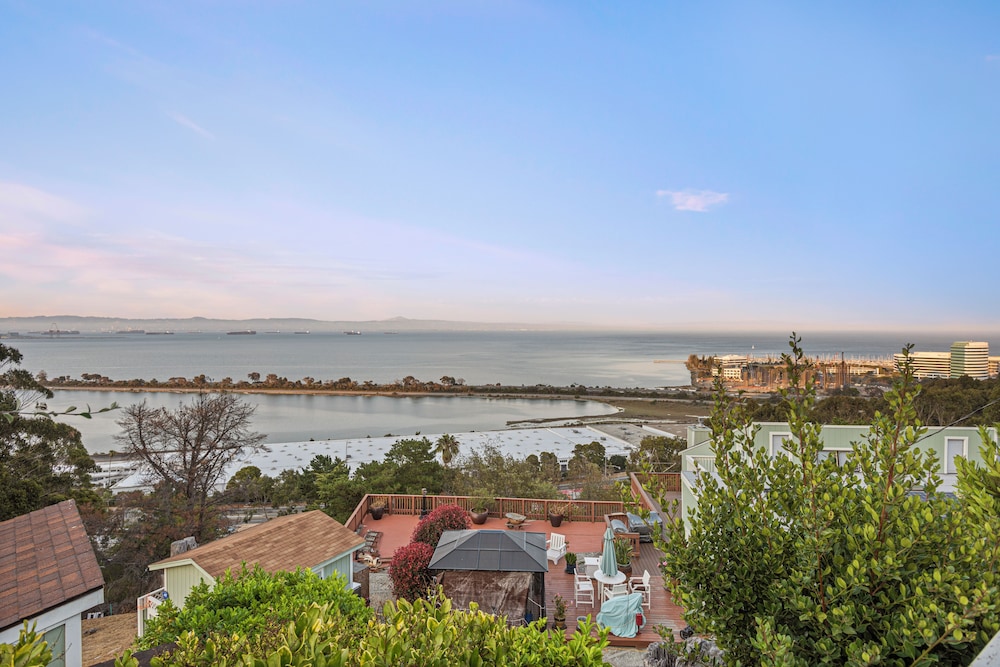 Marbella Lane 3BR Penthouse Executive Suite SFO