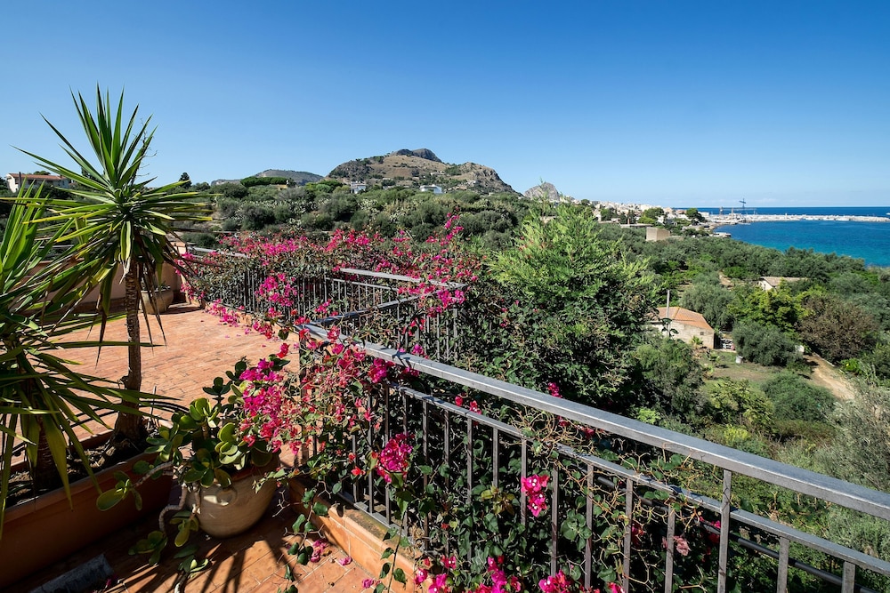 Park Residence Cicladi Comfortable Apartment With Spacious Terrace view 5