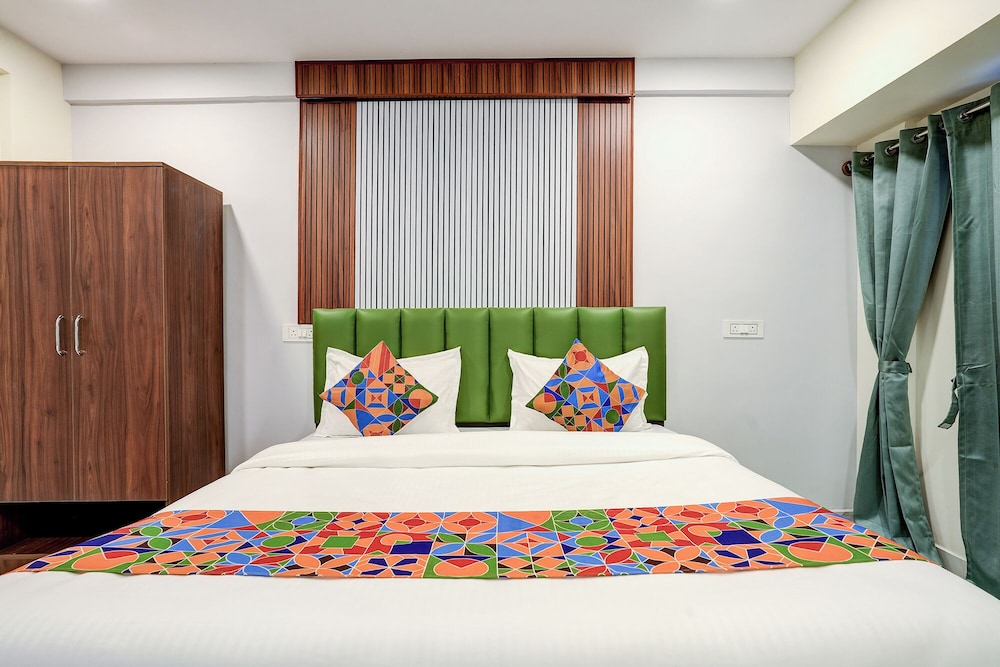 Fabhotel Leon Square