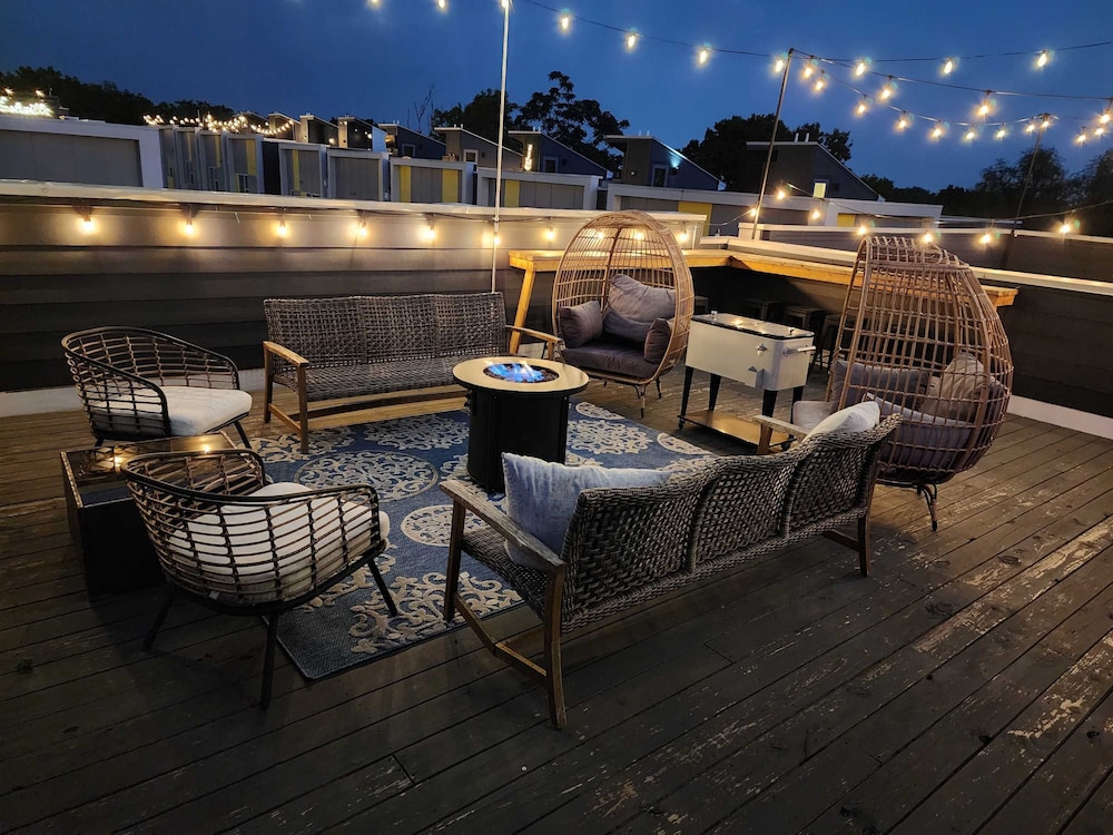 Rooftop Views Ping Pong Lounge Near Downtown Nashville