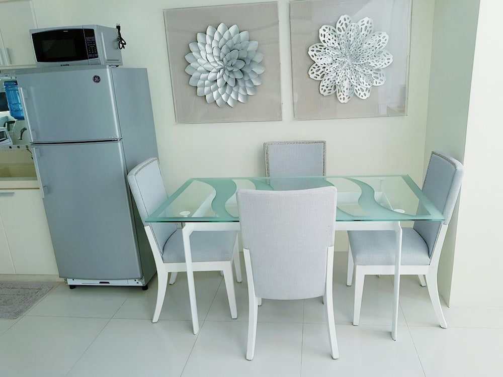 Cebu Vacations - Escario Central Hotel - Property Image 2