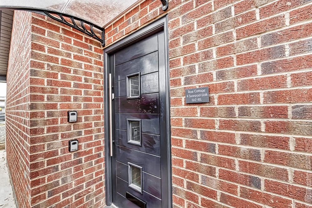 Host Stay Rose Cottage