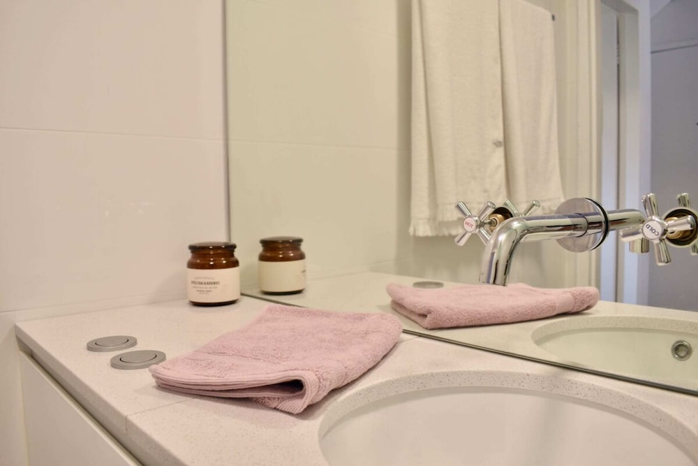 Inner City Apartment in Rushcutters Bay view 2