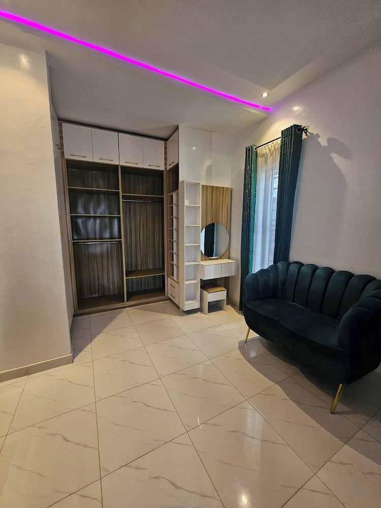 Luxury 5 Bedrooms Duplex With Swimming Pool