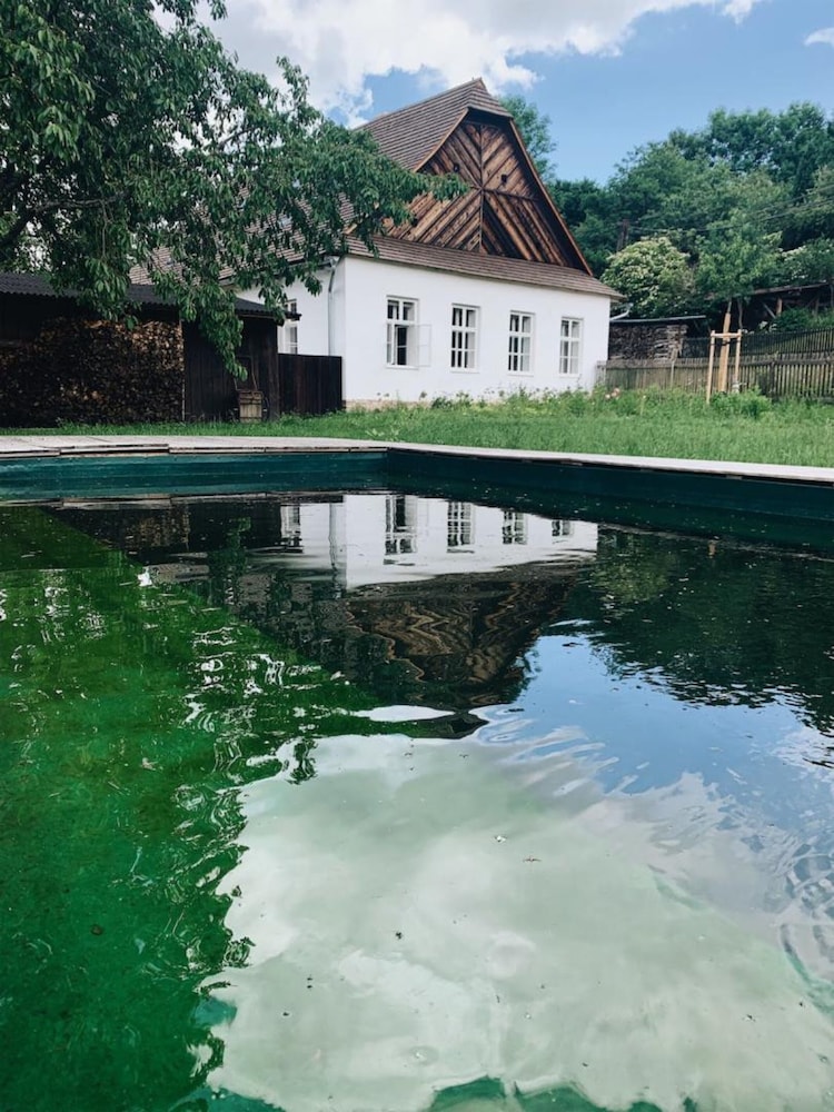 Villa in Javorek Near Zlamanec Park