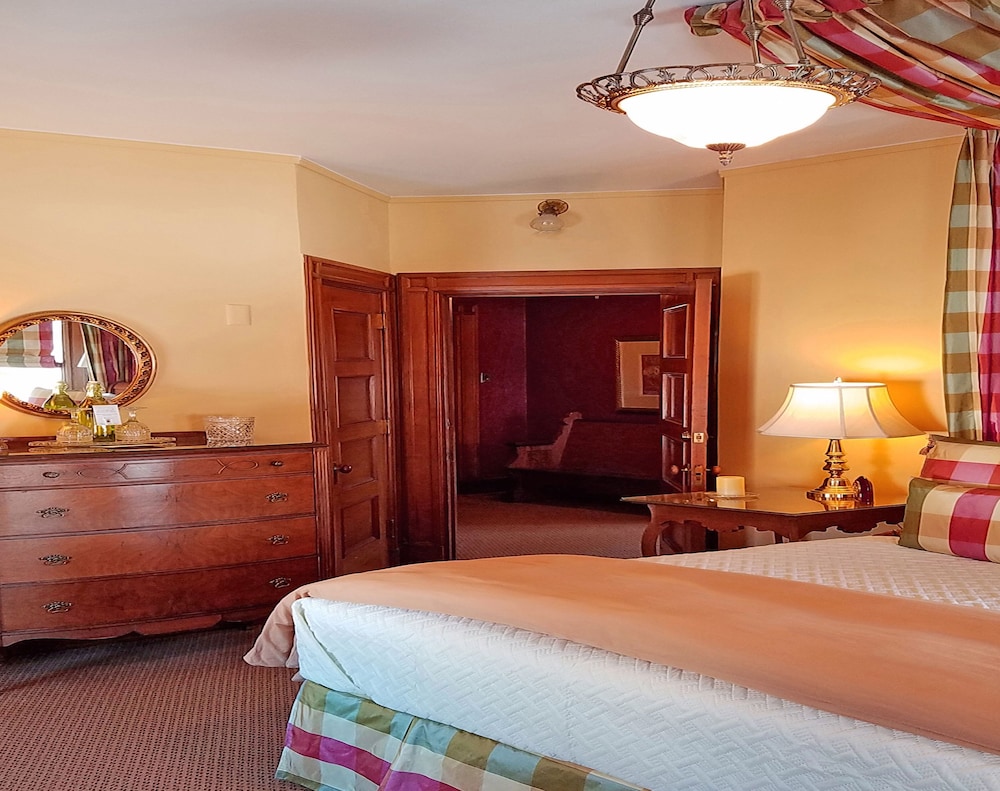 Greenville Inn at Moosehead Lake