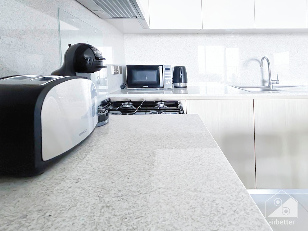 Luxurious Burj Royale One-bedroom & City Views