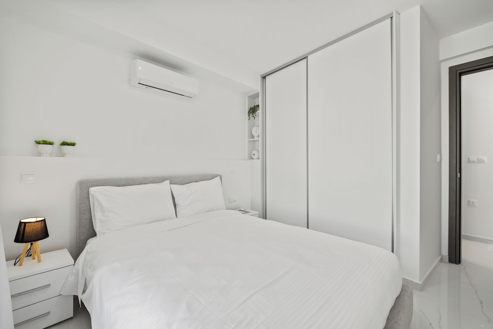 Maestro City Apartments