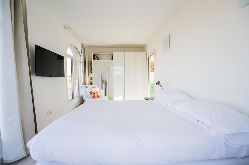 St John Basilica Lovely Tower Apartment photo 3