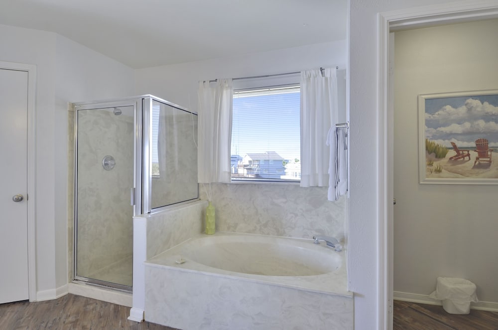 Beachfront Dolphin by Ryson Vacation Rentals