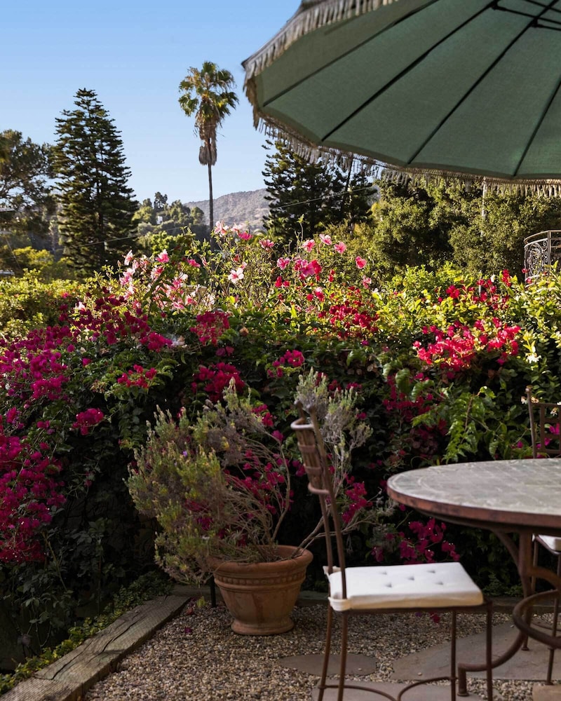 Hollywood Hideaway by Boutique