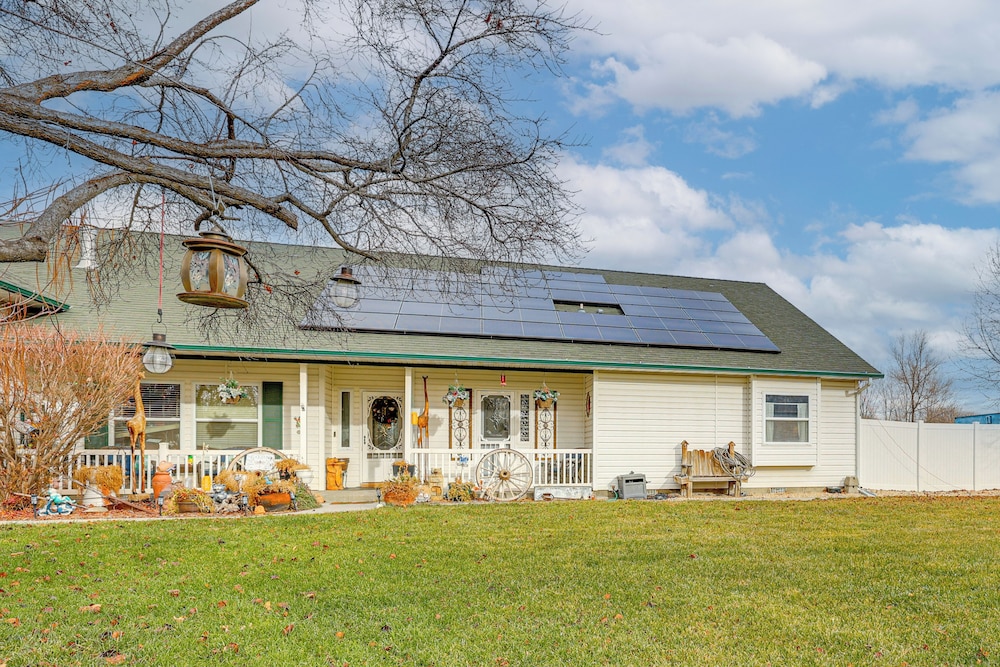 1 Mi to Old Town: Central Meridian Home