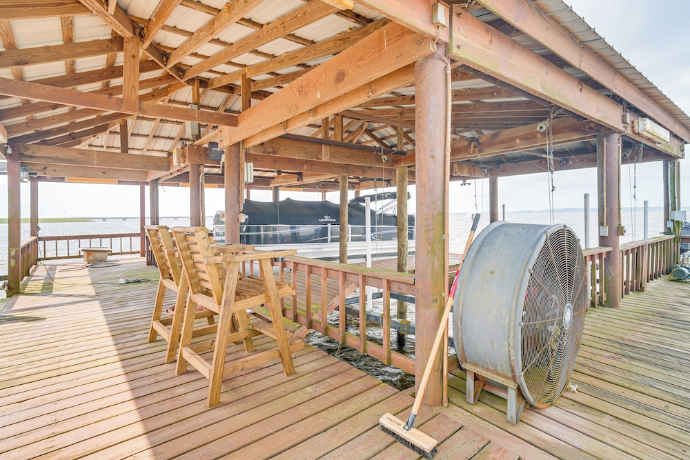 Lakefront Gem w/ Boat Dock & Fishing Pier in Many