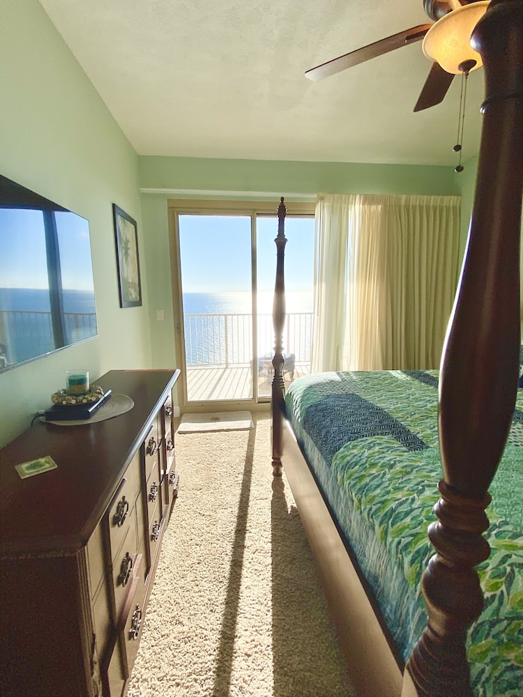 Unit 2304 2 Bedroom Condo by RedAwning view 2