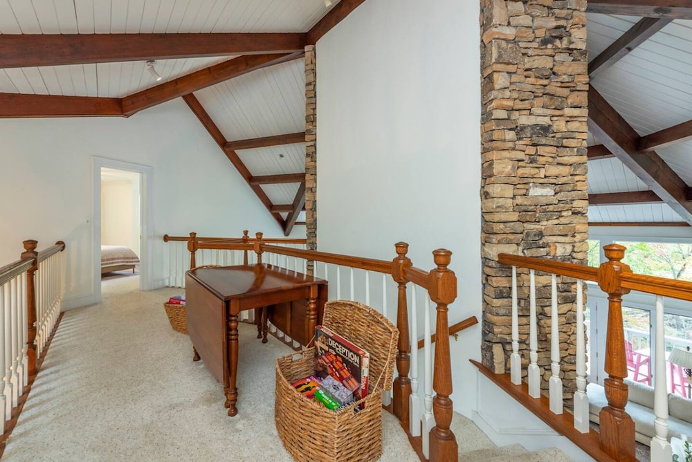Riverfront Sanctuary Your Mountain Getaway